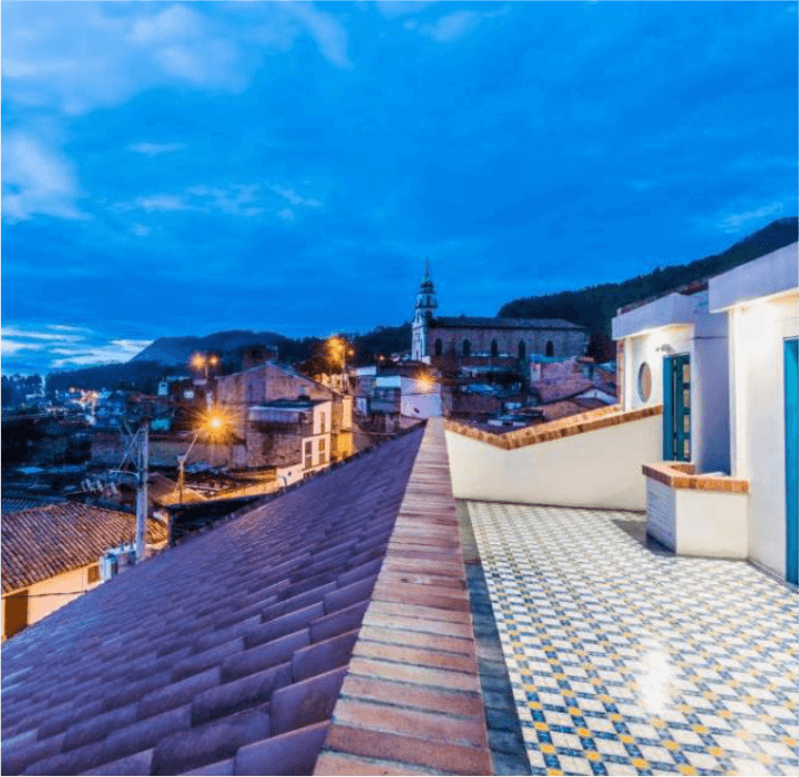 Cuadrado hotel corredor